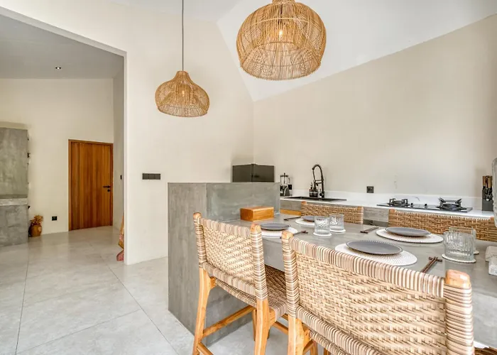 Вилла Aesthetic With Private Pool & Bathtub, Улувату